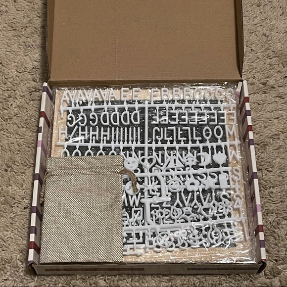 Black Felt Letter Board with Pine Frame - Picture 7 of 14